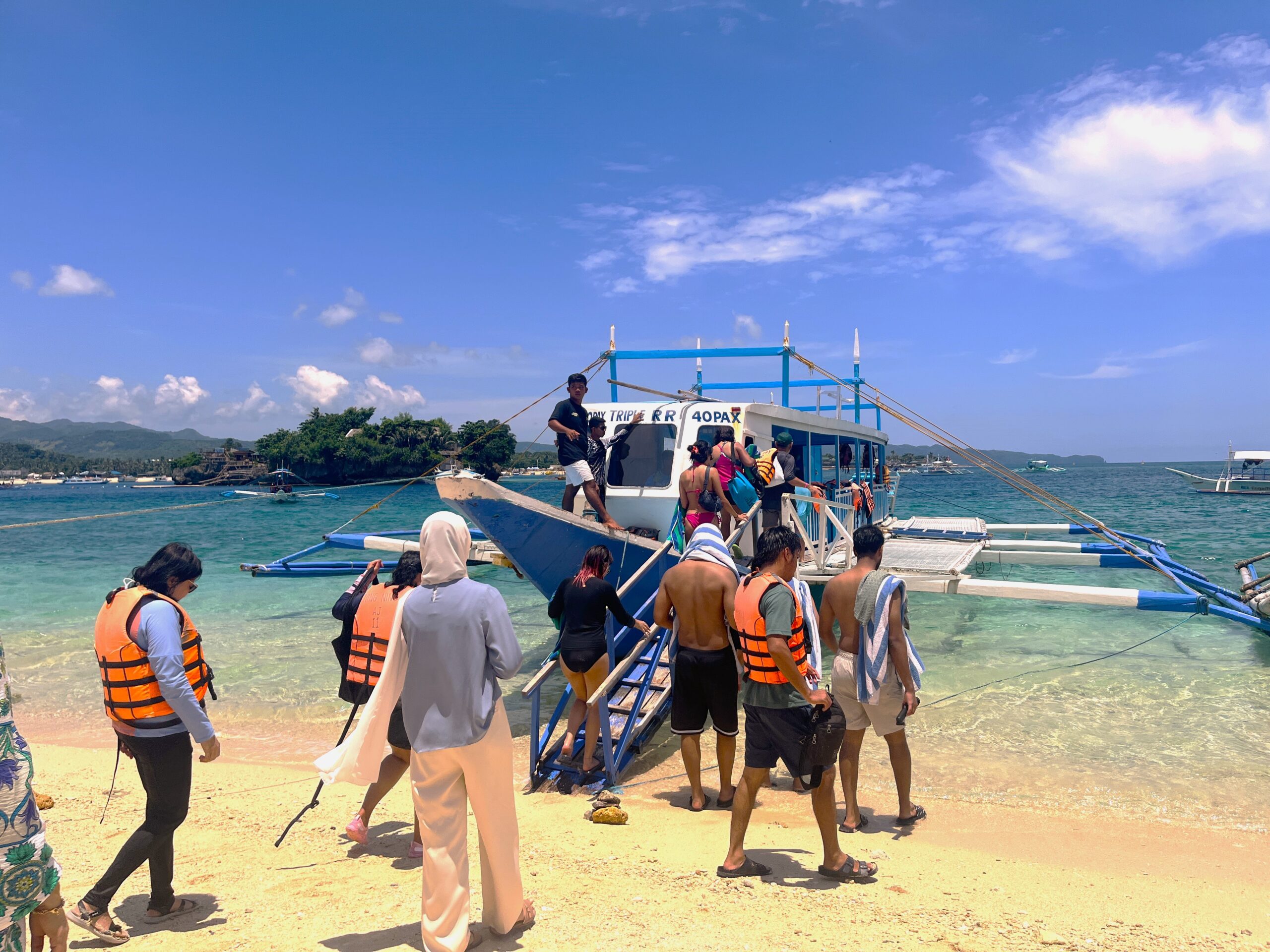 Group Island Hopping in Boracay — photo 4