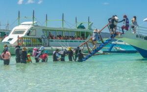 Boracay-Group-Island-Hopping-Boracay-Activities-03